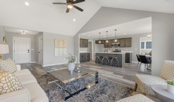 5165 Greyson Heights Dr, Auburn, IN 46706