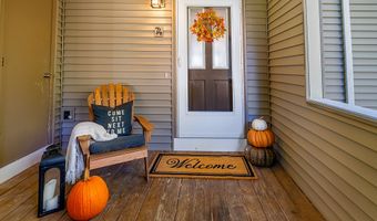 74 Quarry Dock Rd 74, Branford, CT 06405