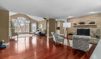 140 RIVER Dr, Appleton, WI 54915