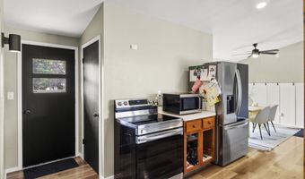 210 E GREENFIELD Ave, Algoma, WI 54201