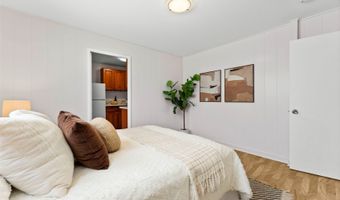 98-822 Kaamilo St, Aiea, HI 96701
