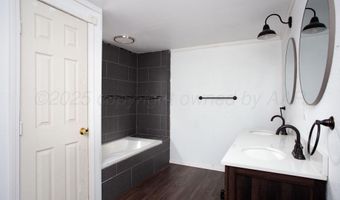 224 E WILLOW CREEK Dr, Amarillo, TX 79108