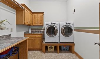 15526 Evans Rd, Basehor, KS 66007