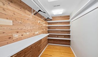 1604 N EDGEWOOD St, Arlington, VA 22201