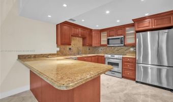 20351 W Country Club Dr TH17, Aventura, FL 33180