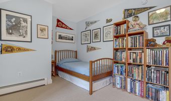 2 Sunnyfield Ln, Falmouth, ME 04105