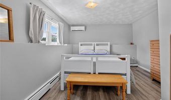 8 SOUTHWEST Rd, Narragansett, RI 02882