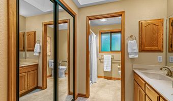 1042 Oak Knoll Dr, Ashland, OR 97520