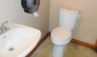 560 Broad St, Auburn, ME 04210