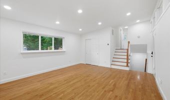 709 N PRYOR St, Alexandria, VA 22304