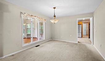4 Huskins Cir, Bella Vista, AR 72715