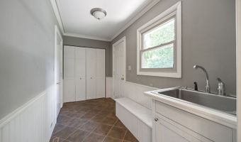 2218 N Williamsburg St, Arlington Heights, IL 60004