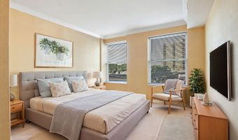 77 S Evergreen Ave 206, Arlington Heights, IL 60005
