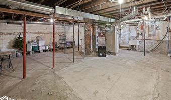 214 6Th Ave E, Albia, IA 52531
