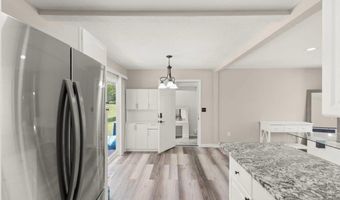 794 Robinhood Dr, Aurora, OH 44202