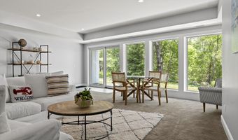 24 Amerescoggin Rd, Falmouth, ME 04105