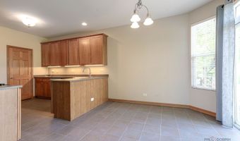 2636 Pondview Dr, Algonquin, IL 60102