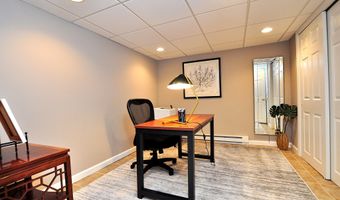 11 Templeton Ct 11, Avon, CT 06001