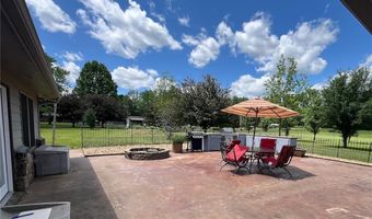 806 SE Avenue 8 Ave, Atkins, AR 72823