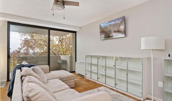 4141 N HENDERSON Rd 702, Arlington, VA 22203