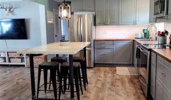 263 E Skyline Dr, Ballwin, MO 63011