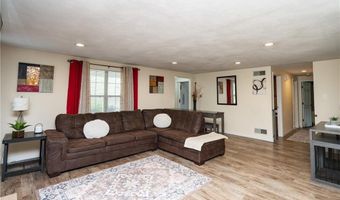 18 Pond Ct B, North Providence, RI 02904