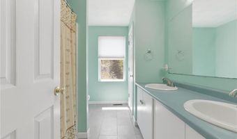 57 Hunters Crossing Dr, Coventry, RI 02816