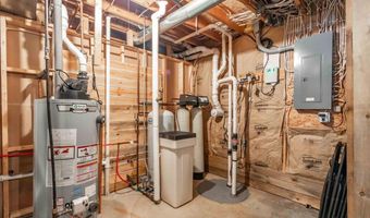6331 ARBUTUS Dr, Wisconsin Rapids, WI 54494