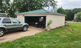 108 S OAK St, Adams, WI 53910