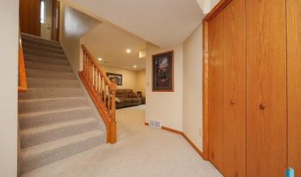 48224 266th St, Brandon, SD 57005
