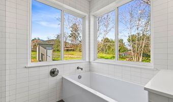 593 Crowson Rd, Ashland, OR 97520