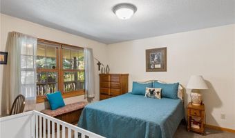 615 Woodsmen Dr NE, Alexandria, MN 56308
