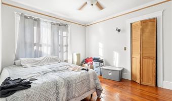 51 Oakland Ave, Cranston, RI 02910