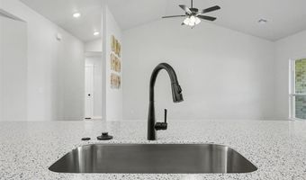 3320 Continental Ct, Altus, OK 73521