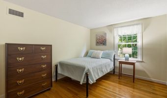 14 High Hill Rd, Canton, CT 06019