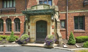 47 S Wheaton Rd, Akron, OH 44313