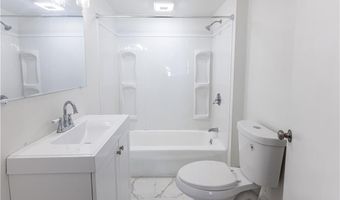 32 Sykes St, Warwick, RI 02886