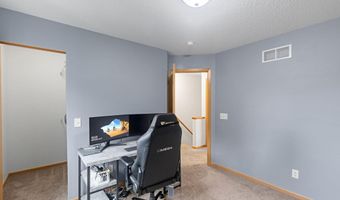 15548 Flyboat Ln, Apple Valley, MN 55124