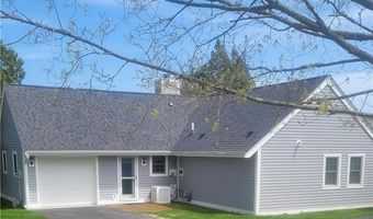 318 Corey Ln 318, Middletown, RI 02842