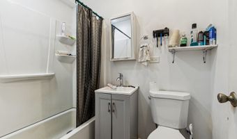 1115 E Algonquin Rd 8, Arlington Heights, IL 60005