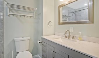 6024 RIXEY Dr, Alexandria, VA 22303