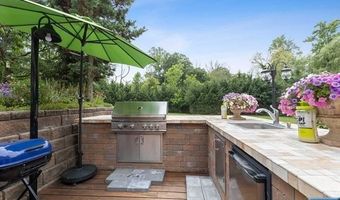31 Marie Major Dr, Alpine, NJ 07620