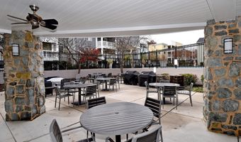 4061 S FOUR MILE RUN Dr 301, Arlington, VA 22204