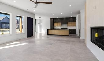 812 NW 11th St, Bentonville, AR 72712