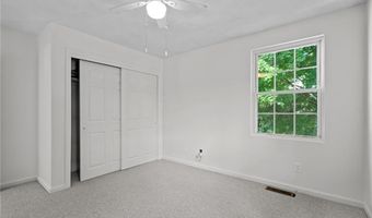 129 Simmonsville Ave, Johnston, RI 02919