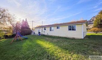 453 Yvonne St, Arco, ID 83213