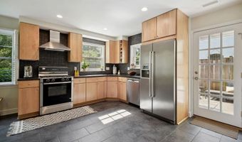 9202 BULLS RUN Pkwy, Bethesda, MD 20817