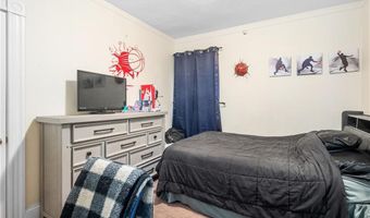 13 Elizabeth St, Cumberland, RI 02864