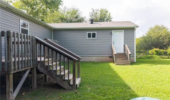 702 9th St, Barling, AR 72923