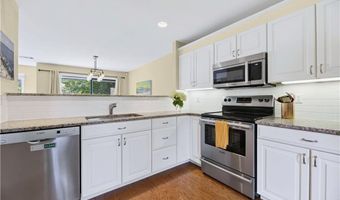2 Martingale Ln, Narragansett, RI 02882